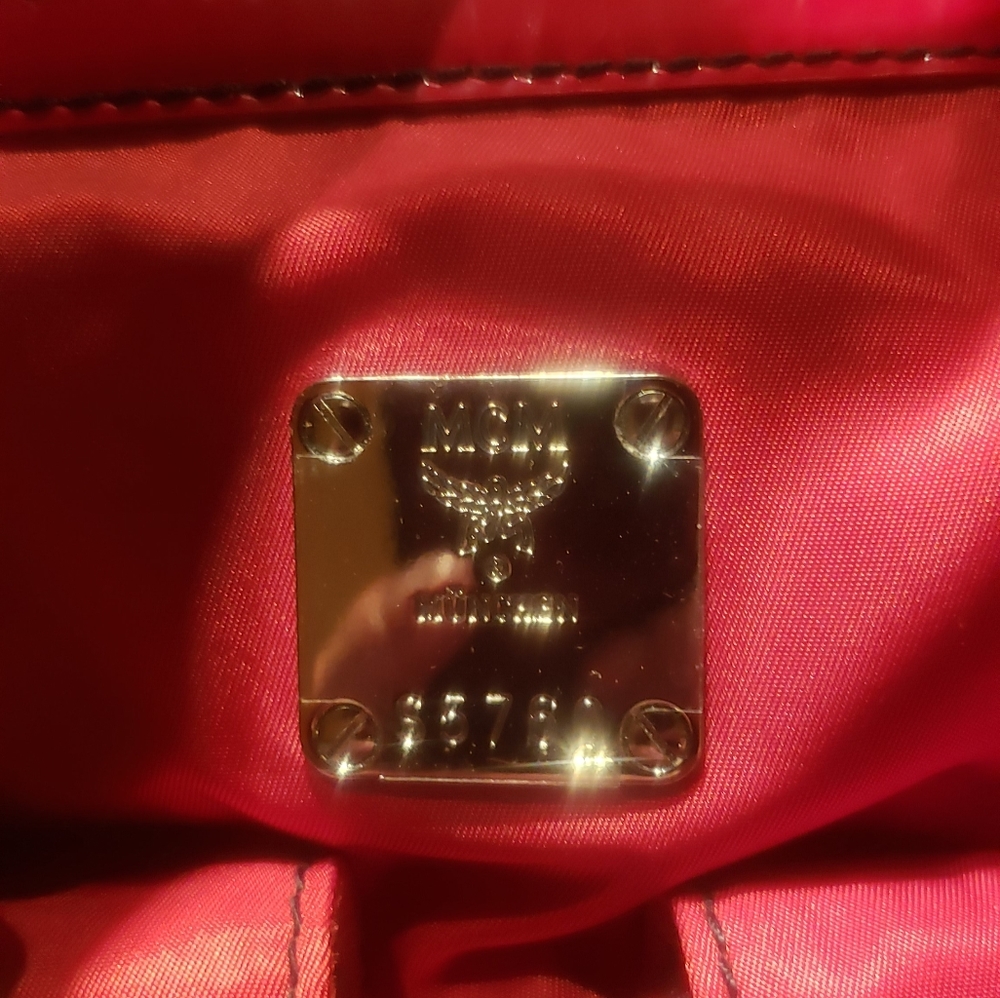 MCM authentic purse. Red with patent leather nwot - Picture 4 of 6